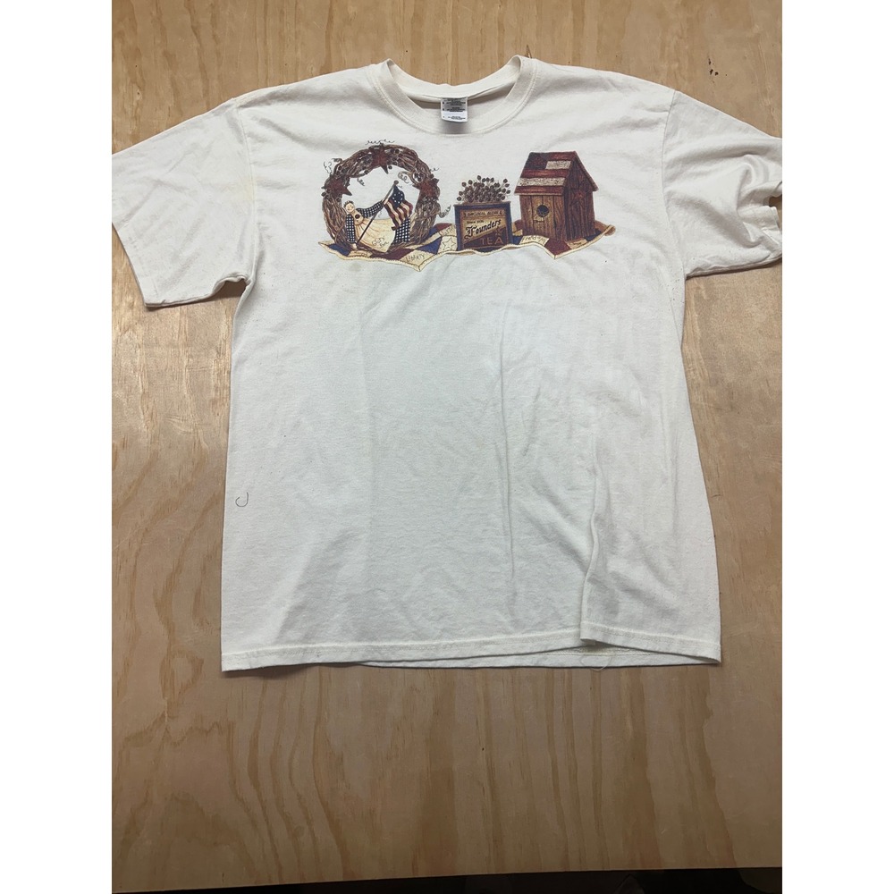 Gildan DryBlend Americana Folk Art Glory Bea Graphic T-Shirt White Large